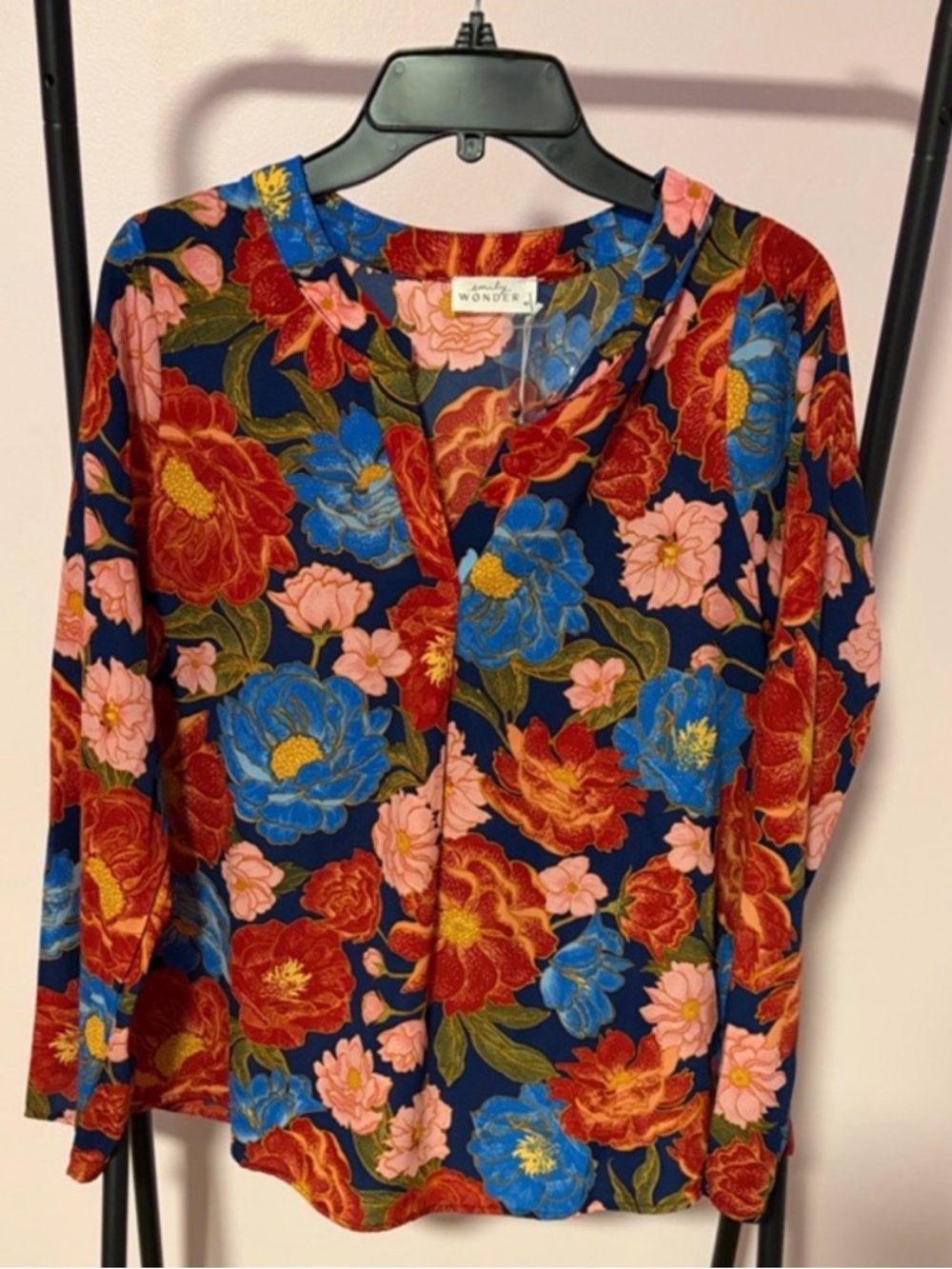 Medium NWT Emily Wonder Floral Print Flowy Blouse